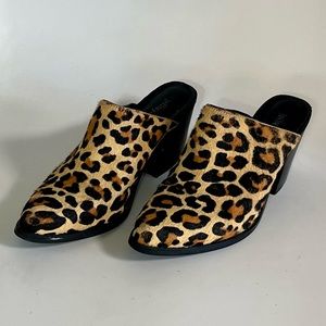 Jeffrey Campbell Favela genuine calf hair mule in cheetah print. Size 6.